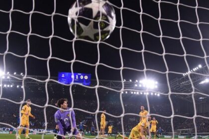 paura e delirio nel finale a Bergamo, Adeyemi gela lo stadio, al 94’ la svolta