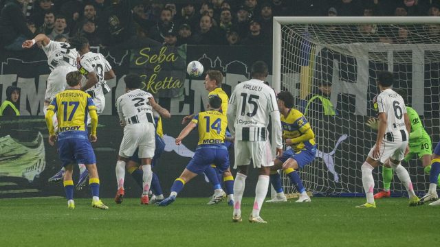 rigore ignorato, due rossi negati e un gol annullato, che polemiche