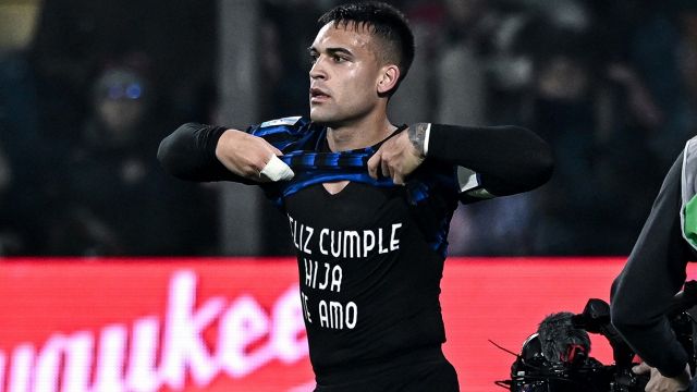 Chivu carro armato, Lautaro e Zielinski lanciano la fuga, vergogna per il petardo