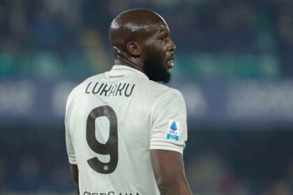 Lukaku salva Conte al 96', beffa per gli scaligeri e proteste infinite