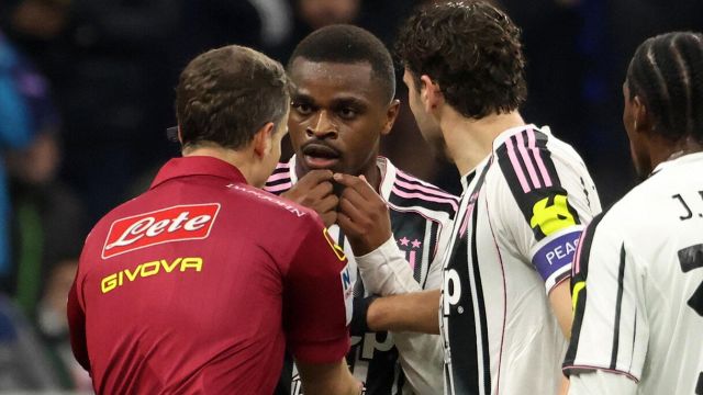 Bastoni e la moglie bloccano i social, Cosmi attacca Chiellini, Biasin provoca