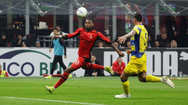 Troilo firma il colpaccio ducale. Leao-Pulisic, la coppia non funziona