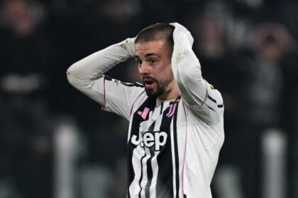 accuse ad arbitro, Osimhen e Zhegrova, ma il vero colpevole è Comolli