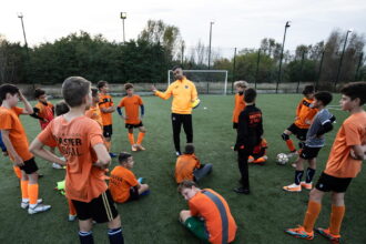 Sport e solidarietà, nasce la scuola calcio per bambini con famiglie in difficoltà - Calcio