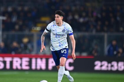 Bastoni, il pressing del Barcellona aumenta. L'Inter ora aspetta l'offerta