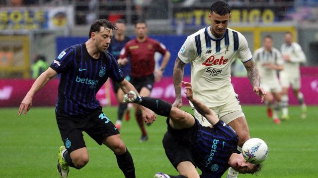 rabbia Chivu, gol dubbio della Dea e rigore negato, espulso il tecnico