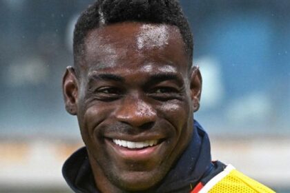 Mario Balotelli si allena con il Chievo Verona, la guerra blocca il rientro a Dubai e all'Al-Ittifaq