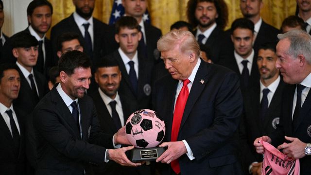 parla di Pelè e Ronaldo ma soprattutto della guerra in Iran
