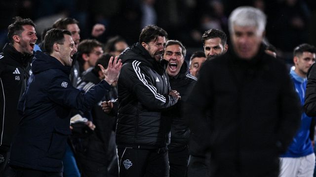 Gasperini e Fabregas si accusano, mancato saluto e tensioni