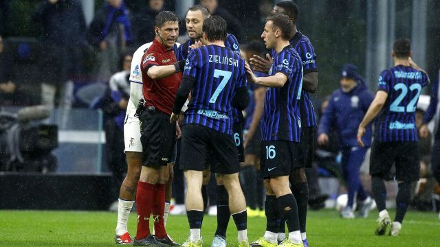 Marotta ha parlato con l'arbitro, la paura del club e le polemiche sul web