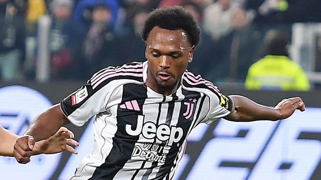 critiche e sfottò per la foto virale sui social