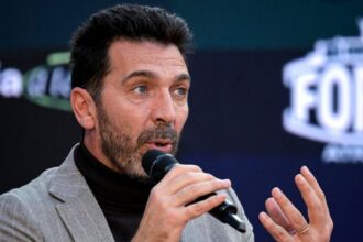 Anche Buffon contro il Var, poi l’assist a Bastoni e la promessa sui playoff mondiali