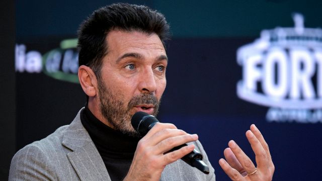 Anche Buffon contro il Var, poi l’assist a Bastoni e la promessa sui playoff mondiali