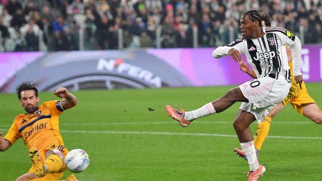 la pazienza dei tifosi è finita. Gli insulti a Cuadrado dividono i social