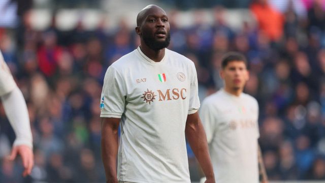 nella story una carezza ai tifosi e un’accusa al club