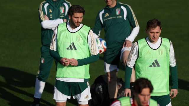 Locatelli in trattoria coi big dell'Inter, è bufera sul capitano della Juventus: "Stai lontano da loro"