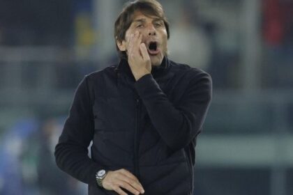 “Perché nessuno ne parla?” Poi si morde la lingua