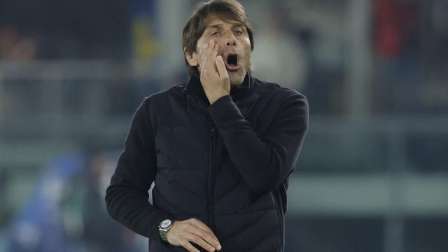 “Perché nessuno ne parla?” Poi si morde la lingua