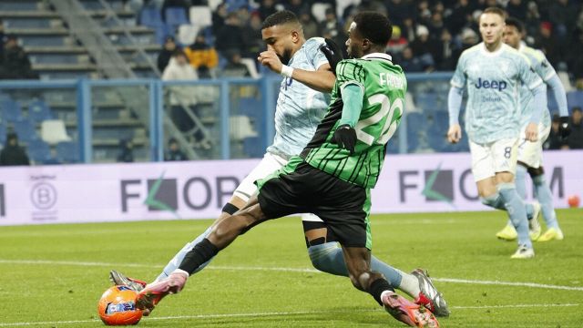 Juventus-Sassuolo, la decisione della Lega dopo epidemia pertosse. Basetti attacca: Grazie ai no-vax