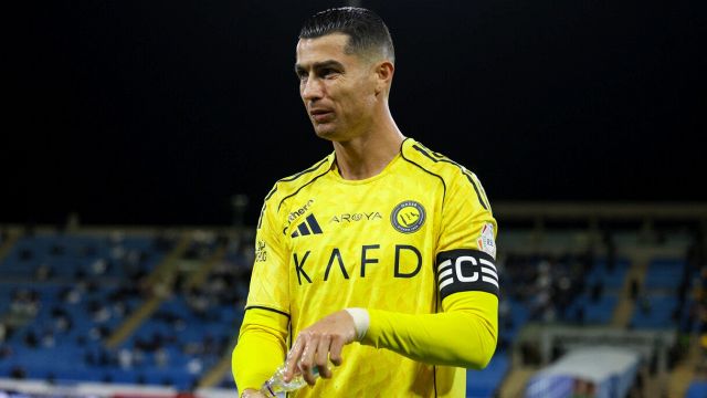 Incubo Ronaldo, sbaglia un rigore ed esce furioso ma Joao Felix regala all’Al Nassr il sorpasso su Inzaghi