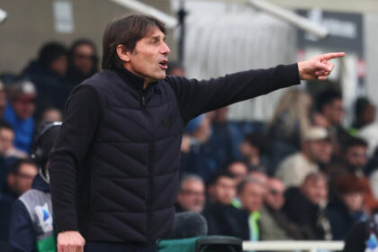 Il Napoli sfida il Milan, Conte vuole il secondo posto - Calcio