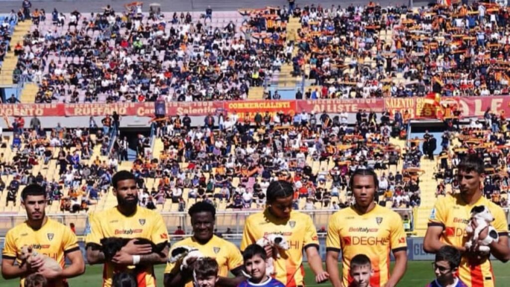 Lecce-Atalanta, cani e gatti con i calciatori. L'iniziativa