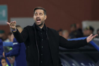 Calcio: Fabregas, 'chiedo scusa ai tifosi, mi prendo io la colpa' - Calcio