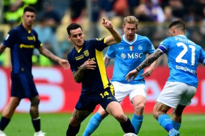 Serie A: il Napoli frena, regge il muro del Parma ed è pari - Calcio