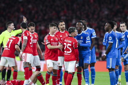 Via libera Ifab, rosso diretto ai giocatori che si coprono la bocca - Calcio