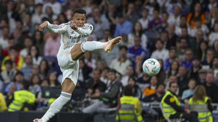 Pioggia di fischi per Mbappé al Bernabeu nella vittoria del Real - Calcio