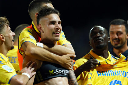 Serie B: Frosinone promosso con il Venezia, Monza ai playoff e Pescara in C - Calcio