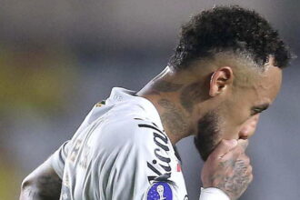 Neymar litiga con il compagno del Santos Robinho Jr in vista dei Mondiali - Calcio