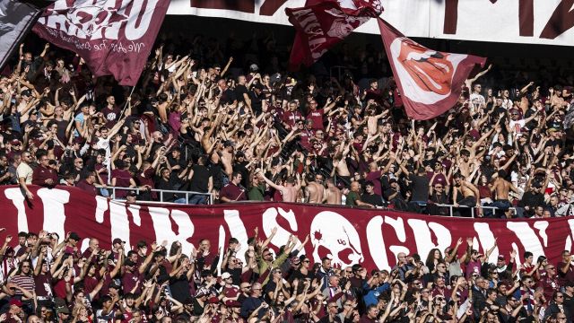 vietate maglie bianconere, la replica di Madama, polemica sul web