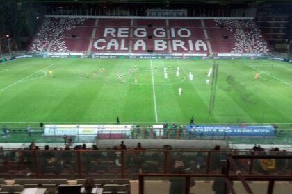 Calcio: Lotito ha rilevato la Reggina, l'annuncio su Fb del sindaco - Calcio