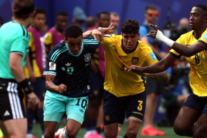 Mondiali: cori bandiere e fuochi d'artificio, è festa in Ecuador - Calcio