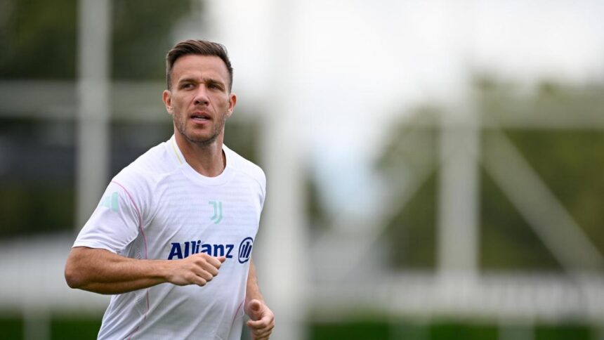 Juve-Besiktas, non solo Vlahovic: ai turchi piacciono Arthur e Di Gregorio