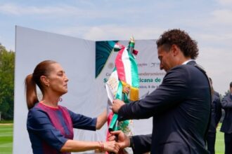 Mondiali: Messico, la presidente Sheinbaum consegna la bandiera alla nazionale - Calcio
