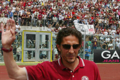 Protti: 'Ciao Igor', omaggio dello stadio di Livorno per l'ultimo giro di campo - Calcio