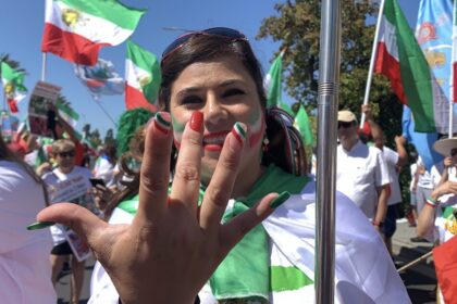 Mondiali, centinaia di iraniani protestano contro Teheran alla vigilia della partita - Calcio
