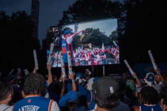 Mondiali: i colori del Brasile invadono New York, ma a ruba sono le t-shirt dei Knicks - Calcio
