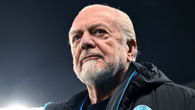 Napoli, assist di De Zerbi per Vicario. De Laurentiis bacchetta Malagò e punge Conte: “Allegri? Non posso parlarne”