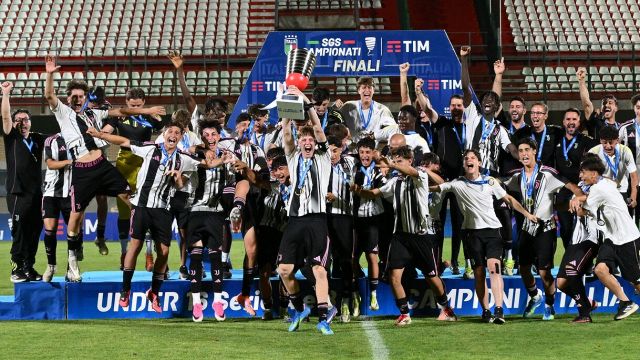 C'è anche una Juventus che vince lo scudetto: battuta l'Inter 3-0