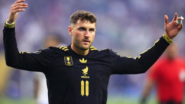 la profezia sui Mondiali scatena i tifosi rossoneri sui social