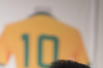 Mondiali: 4,9 milioni di dollari per la maglia di Pelé alla finale di Svezia 1958 - Calcio