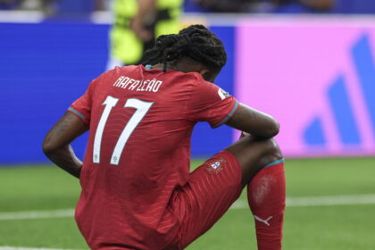 Leao, ho parlato con il Milan della cessione ma studierò opzioni - Calcio
