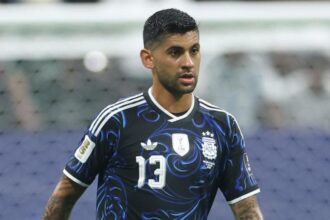 Cristian Romero come giocherebbe nella difesa dell'Inter di Chivu