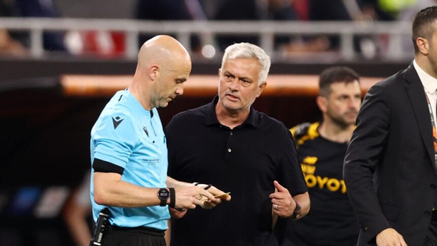 Anthony Taylor si ritira: l’addio dell’arbitro della finale Roma-Siviglia di Europa League
