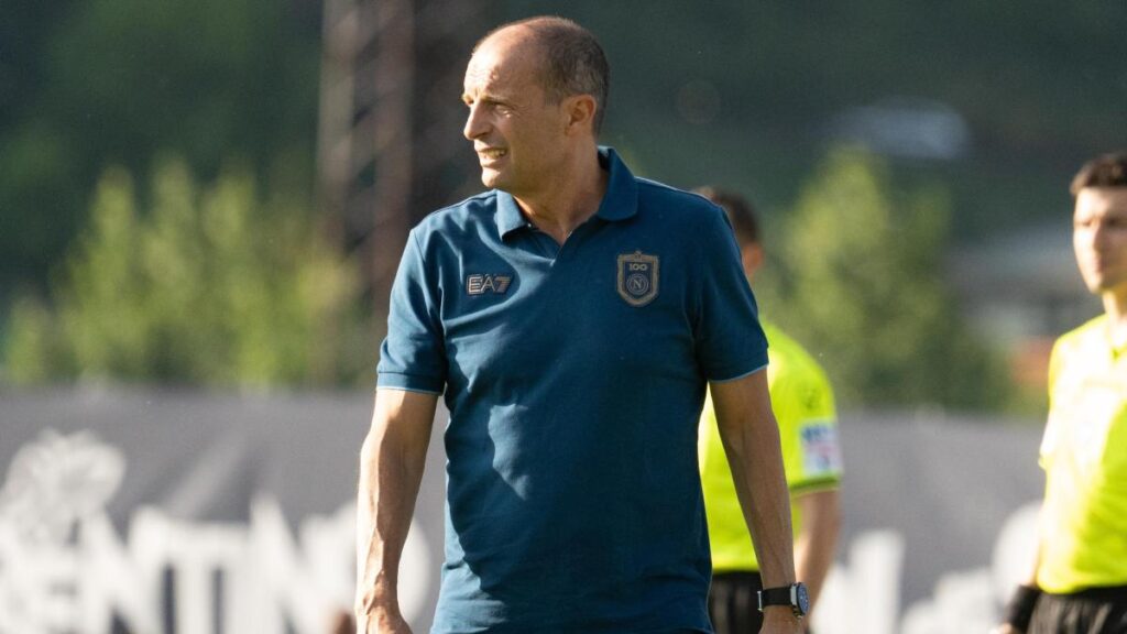 Napoli-Arezzo: 1-3. Allegri inizia l'avventura azzurra con una battuta d'arresto