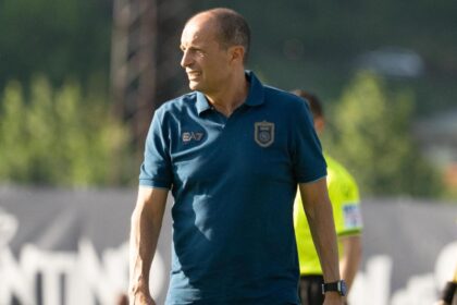 Napoli-Arezzo: 1-3. Allegri inizia l'avventura azzurra con una battuta d'arresto