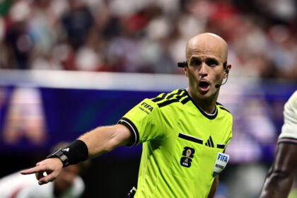 Mondiali: arbitro giordano e IV uomo del Gabon, ecco la terna di Usa-Belgio - Calcio